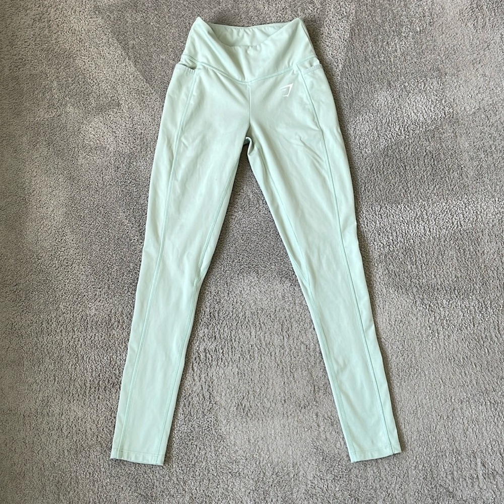 VGC Light Green Gymshark Leggings with Pockets - Size XS